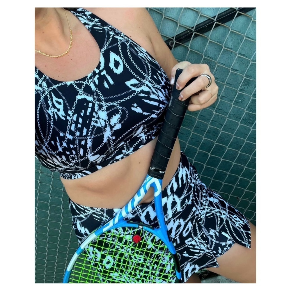 EleVen by Venus Williams | 90s Girl Sports Bra Chain Print Blavk & White | L
